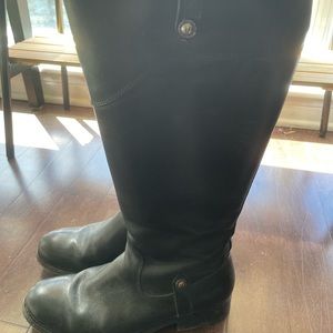 Frye leather boots size 6 women fits small